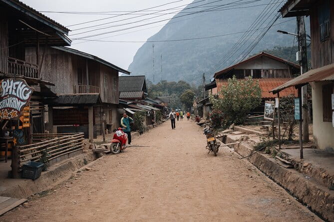 1 Day Nong khiaw to Weaving Village Mung Ngoi and Kayaking - Sopchem weaving village and the value of buying locally