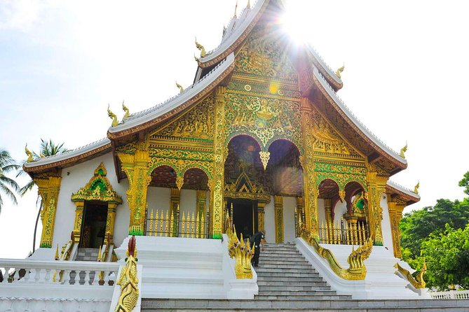 6-Day Private Laos Tour to Vientiane, Pak Ou Cave, Luang Prabang - Day 3: The train to Luang Prabang and a full temple circuit