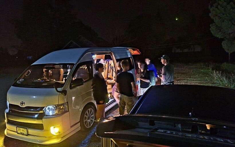 Chiang Rai: 2-Day Transfer to Luang Prabang by Slow Boat - Comfort, crowds, and the human side of the ride