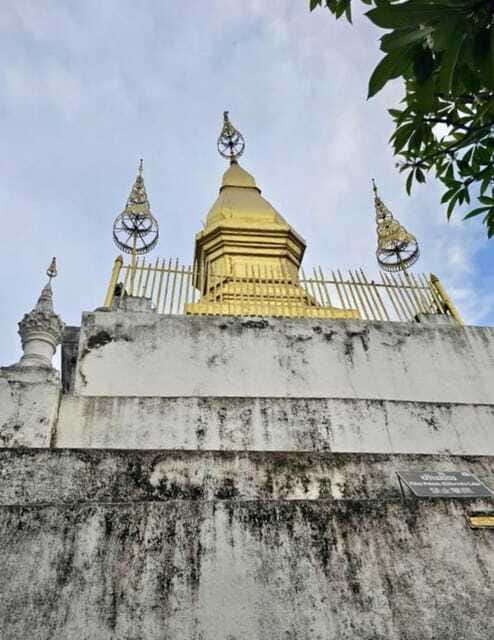 Classic tour in Luang Prabang - Phousi Hill and the sunset question