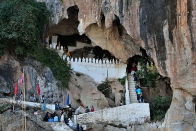 Day Trip river journeys to Pak – Ou caves (Lunch on board)