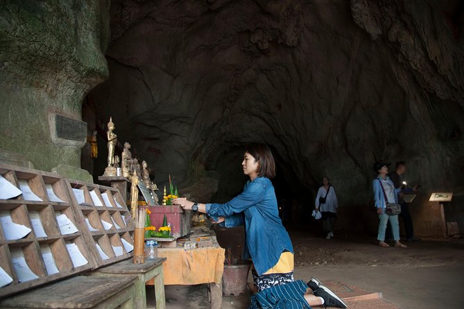Full day / Half Day Kayaking and Pak Ou Caves with optional sunset cruise - Paddling the Mekong for another 30 minutes