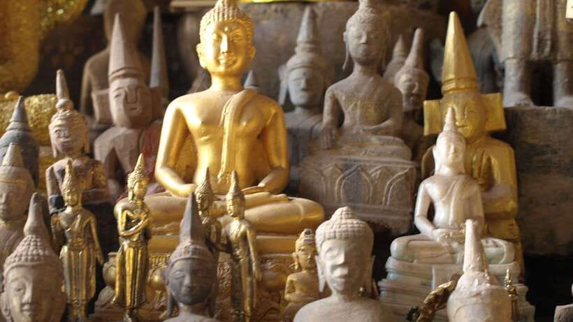 Full-Day Private Guided Pak Ou Caves & Ethnic Village Tour - Entering Tham Ting at Pak Ou