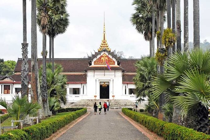 Guided Exploring Luang Prabang Full-Day Tour - Wat Aham and Wat That in the old center