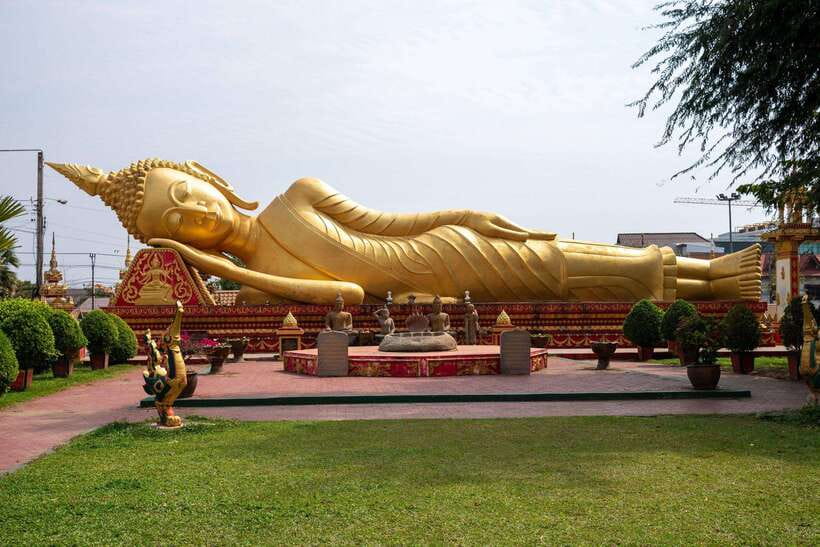 Half Day Exploring the Charms of Vientiane and hotel pickup - Talat Sao for textiles and small purchases