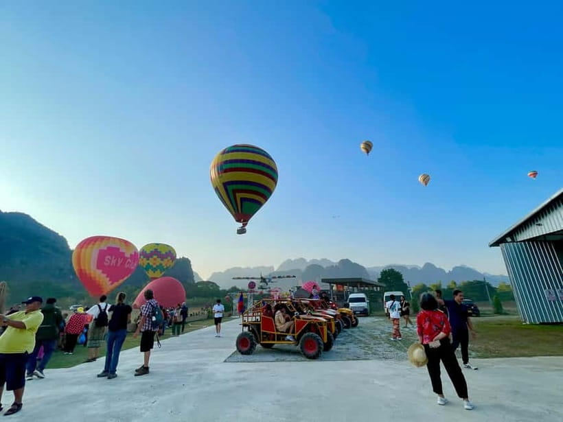 Hot Air Balloon in VangVieng pick up-drop off - Safety expectations and comfort