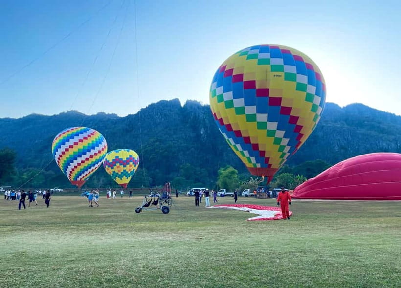 Hot Air Balloon in VangVieng pick up-drop off - Who will enjoy this most?