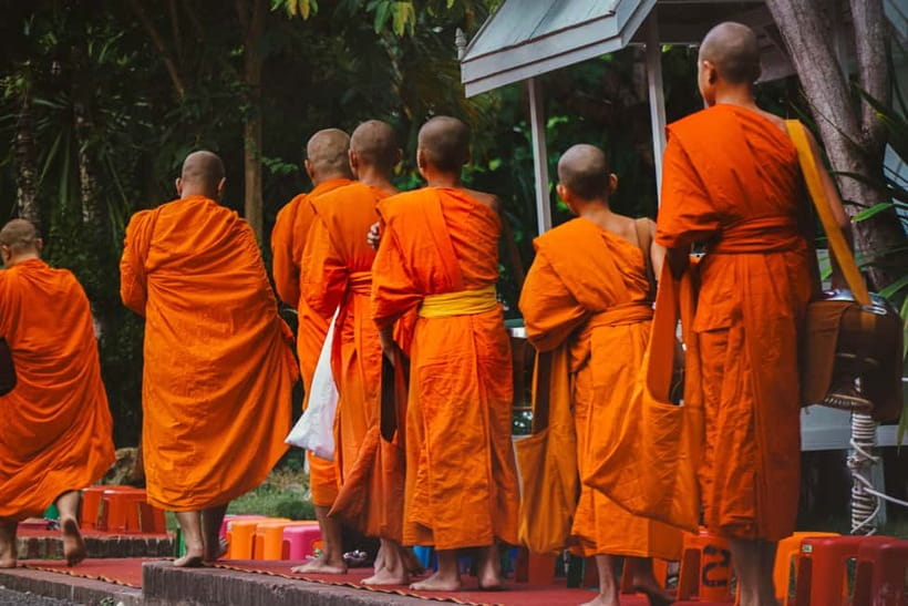 Luang Prabang: Almsgiving Ceremony Offering - Receiving the traditional offering set
