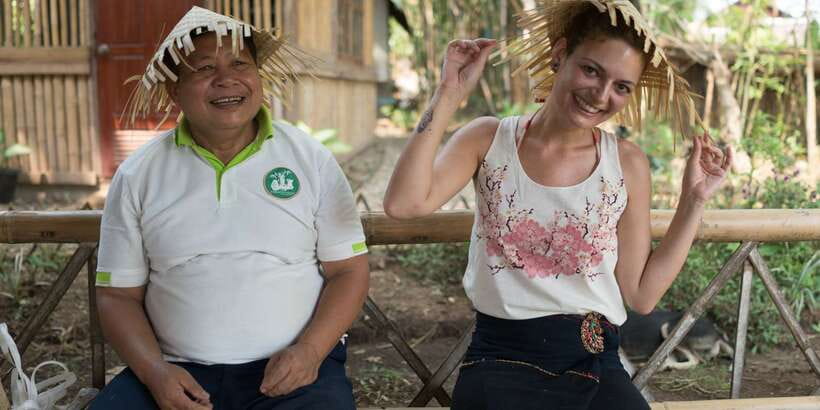 Luang Prabang: Bamboo Experience & Kuang Si Falls Tour - Making a bamboo mat with a master weaver