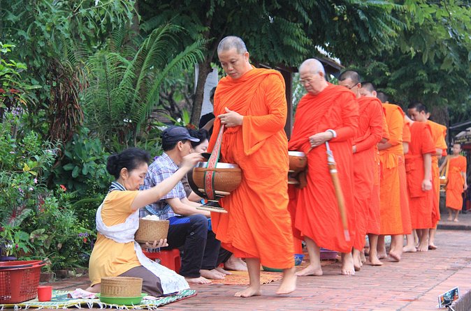 Luang Prabang Early Morning Alms Giving and Wet Market - Simple preparation for a respectful morning