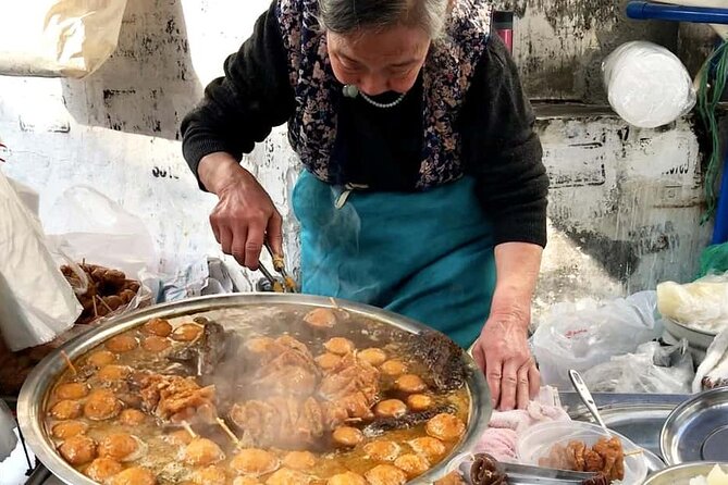 Luang Prabang Evening Food Tour by Tuk-Tuk - Why this food tour works in Luang Prabang