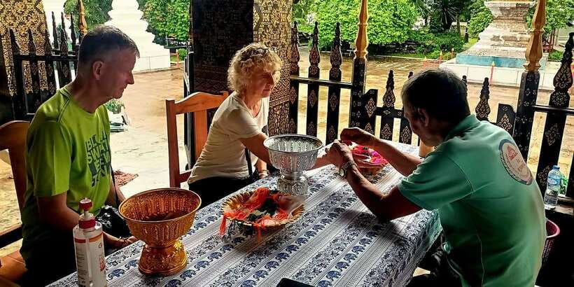 Luang Prabang: Foodie Walking Tour & Monk Blessing - Who should book this food and temple walk?