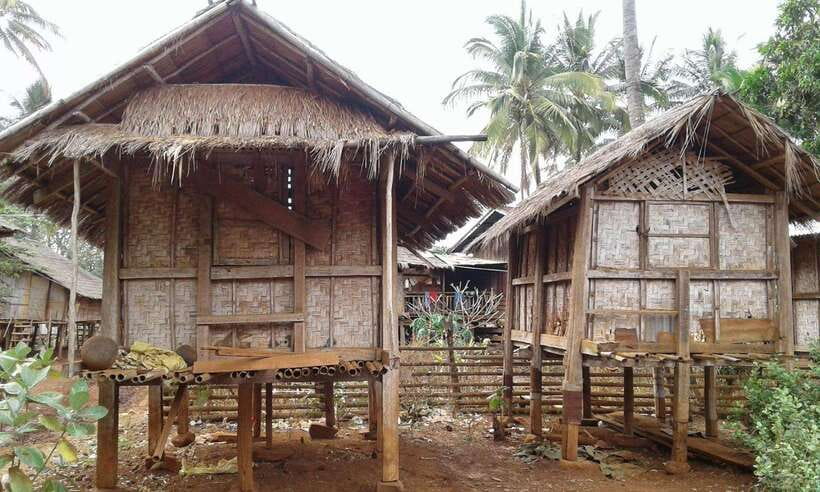Luang Prabang: Hiking Off the Beaten Track with Picnic Lunch - Forest descent toward Ban Long Lao