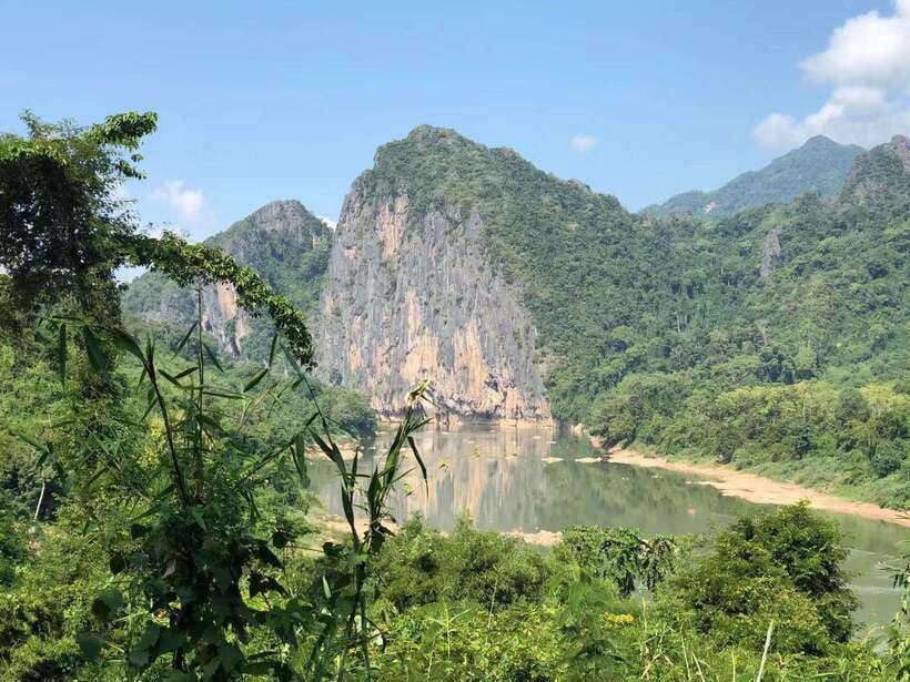 Luang Prabang: Kayak Tour to Pak Ou Caves - The guides and the small-group advantage