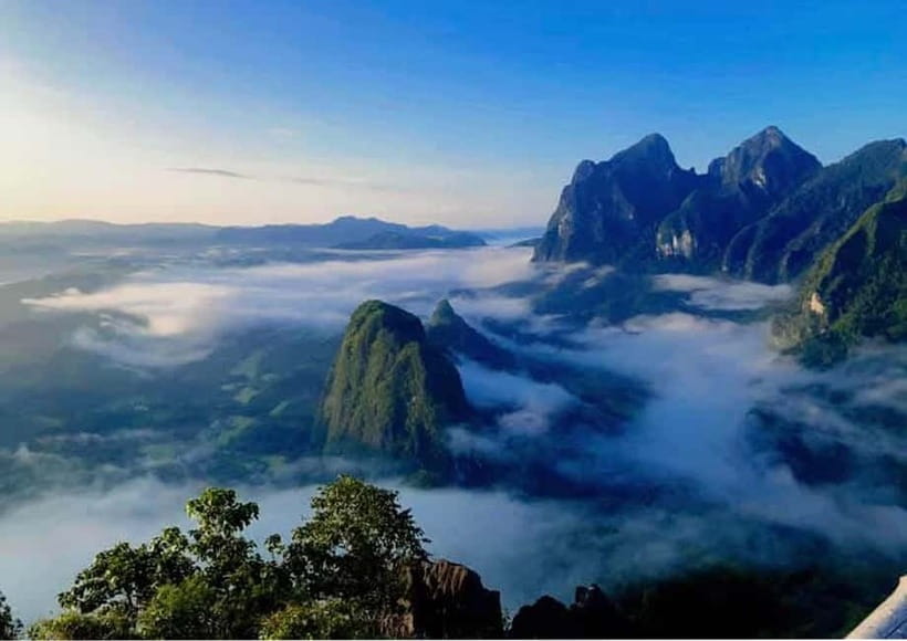 Luang Prabang: Nong Khiaw 3-Day Trekking & camping, Homstay - Day 1: Luang Prabang, Nong Khiaw, and the sunset climb