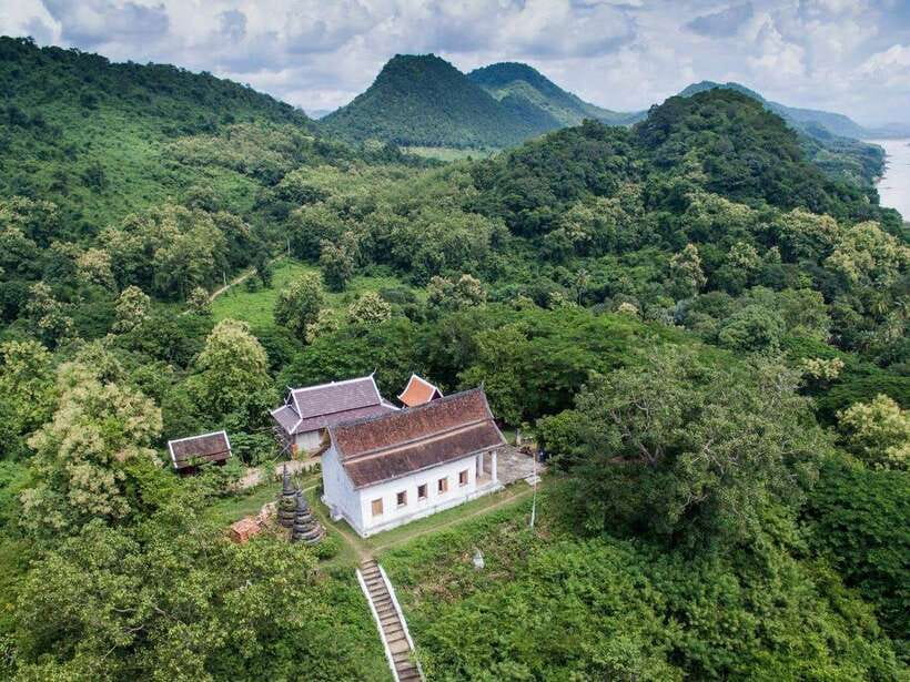 Luang Prabang: Pottery Workshop & Wat Chomphet cycling Tour - Starting at 8:30 am in Luang Prabang