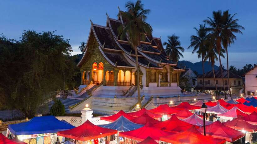 Luang Prabang: Private Must-See Sights and Mount Phousi Tour - Lunch with your guide keeps the day flexible