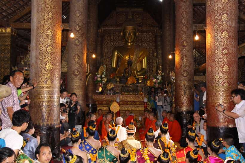 Luang Prabang: Private Must-See Sights and Mount Phousi Tour - Ending at the night market