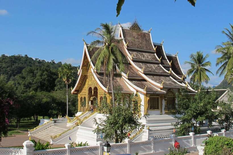 Luang Prabang: Private Must-See Sights and Mount Phousi Tour - Starting at the Royal Palace Museum