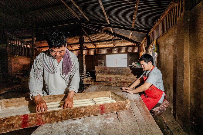 Prabang Plates Food Tour with 15+ Tastings - The morning market: the strongest part of the route