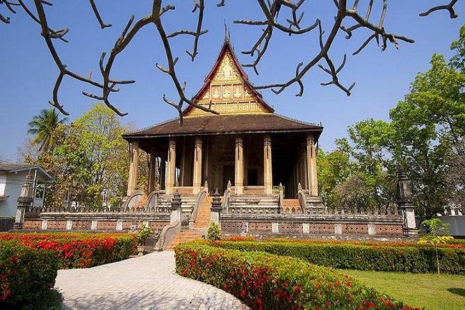 Private Tour: Vientiane City Tour Full Day with Buddha Park - Wat Si Saket and its wall of Buddha images