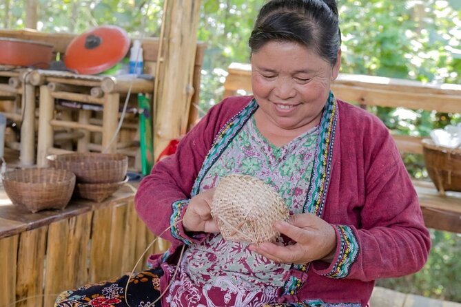 The Namkhan - Traditional Lao Bamboo Weaving - Meeting the local basket weaver