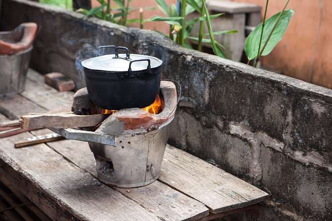 Traditional Market Tour and Private Laotian Cooking Class with a Local - Cooking with Si and learning through food
