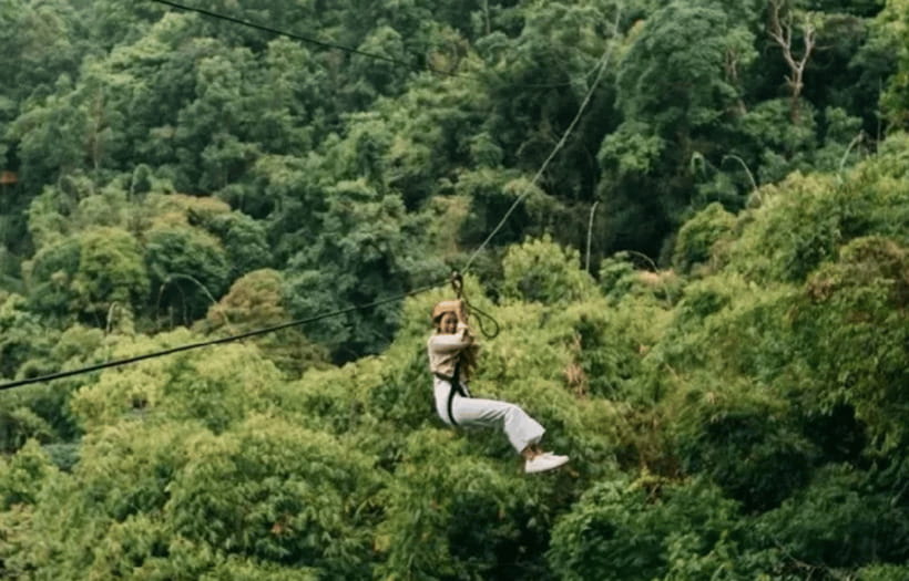 Vang Vieng: Kayaking&Zipline&Water Cave&Tham Chang tour - Local lunch after the water activities