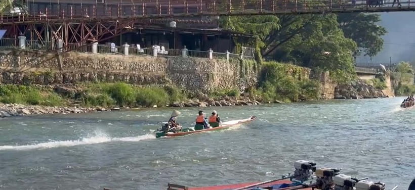 Vang vieng: Longtail boat&Hot Air Balloon&hotel pick-up - Why this pairing works in Vang Vieng