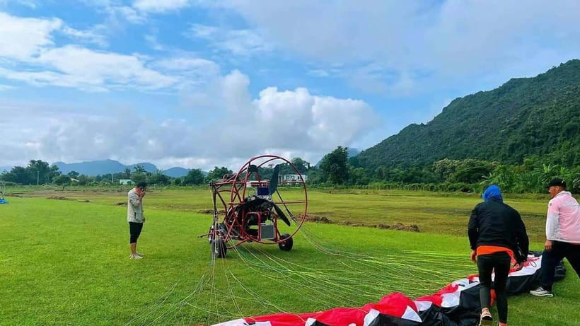 Vang Vieng: Paragliding and Go Karting Experience - One day, two ways to see Vang Vieng