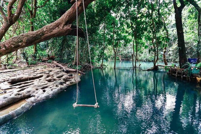 Vang Vieng Tour A - Blue lagoon 3 with Caves and Zipline - Lunch: useful, included, and a weak point