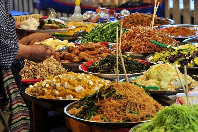Vientiane Cuisine & Culture: The Hungry Tuk Tuk - Starting with Vientiane after dark
