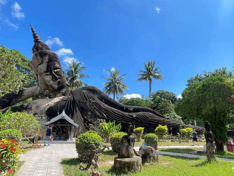 Vientiane: Cultural Tour with Buddha Park and Patuxay - Five useful things to know before you book
