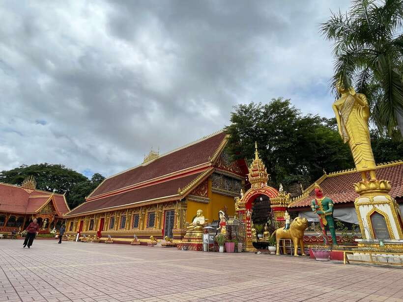Vientiane: Cultural Tour with Buddha Park and Patuxay - Wat Sisaket: quiet detail after the park