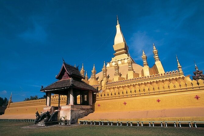 Vientiane Half-Day City Tour - Patuxay, Vientiane’s rooftop view