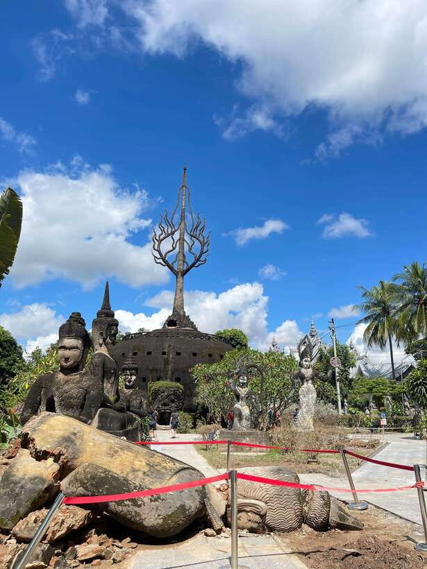 Vientiane: Half-Day City Tour with Patuxai and Buddha Park - Why this short Vientiane tour works