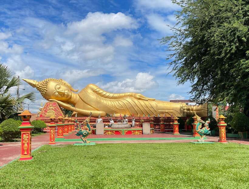 Vientiane: Half-Day City Tour with Patuxai and Buddha Park - Patuxai: Vientiane’s grand independence monument