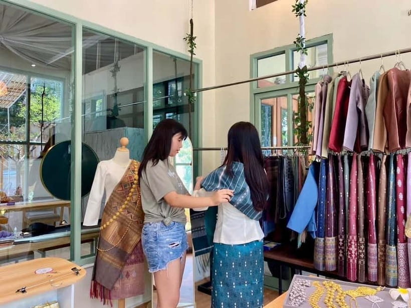 Vientiane: Lao Cultural Attire Rental Experience - Walking from the studio to Vientiane’s temples