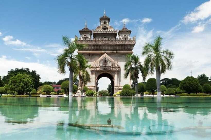 Vientiane : Private Custom Tour with a Local Guide - Museums, food advice, and local customs