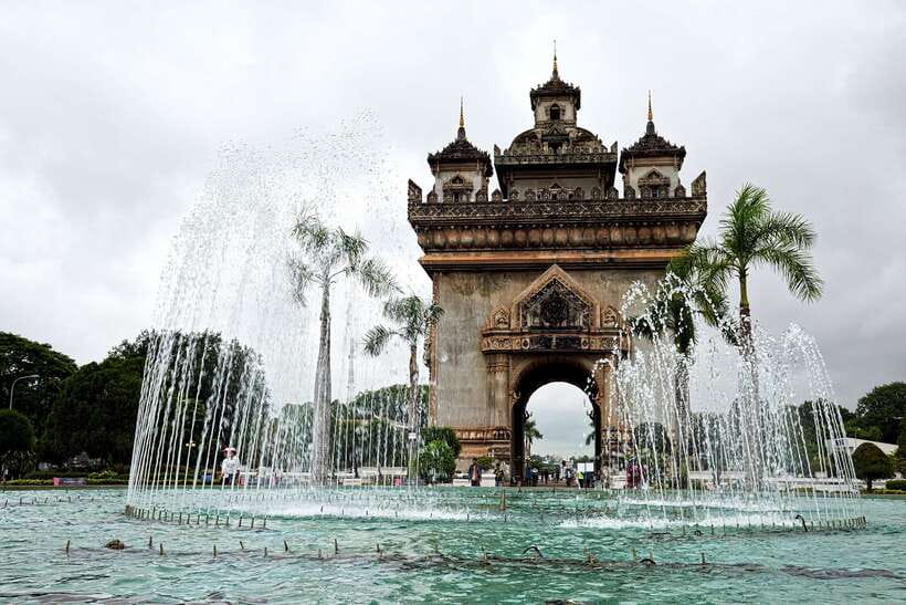 Vientiane Private Full-Day Tour with Buddha Park and Lunch - Lunch keeps the schedule easy